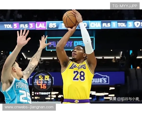 八村垒高效砍21分，湖人锋线火力全开助球队大胜展现进攻多样性