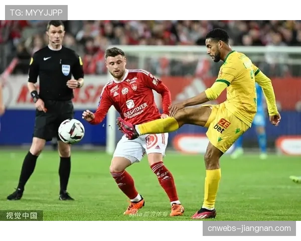 南特1-1布雷斯特,主队凭借一次精准的区域防守造越位瓦解对手单刀 南特1-1布雷斯特,主队凭借一次精准的区域防守造越位瓦解对手单刀